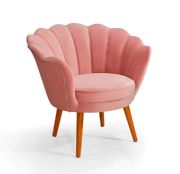 Poltrona P�tala com P�s de Madeira